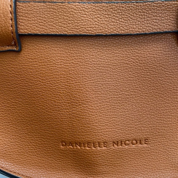 Danielle Nicole Trish Brown Faux Leather Belt Bag Fanny pack - Picture 6 of 12